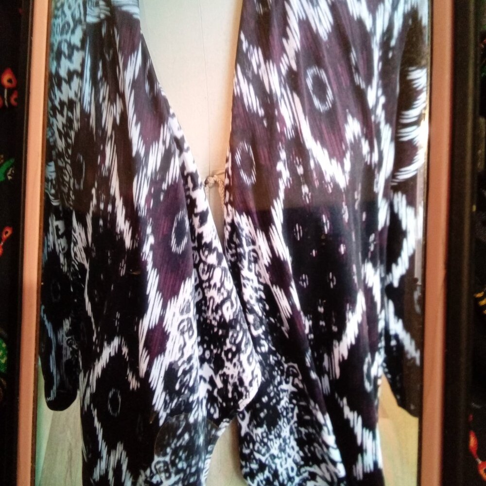 Cato XL Burgandy and Black Open Front Waterfall Cardigan